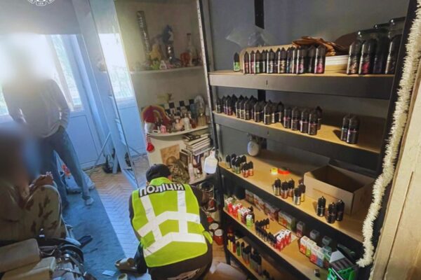 У Києві 20-річний шахрай видурив у доньки загиблого військового 700 тисяч гривень