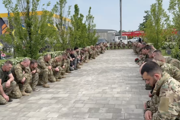 У Бучі прощаються з загиблим захисником Олегом Перевозником (ВІДЕО)