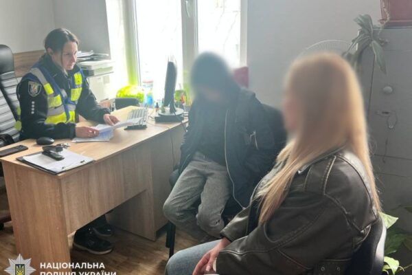 Поліція склала адмінпротокол на киянку, чий син інсценував жорстоке поводження з кішкою