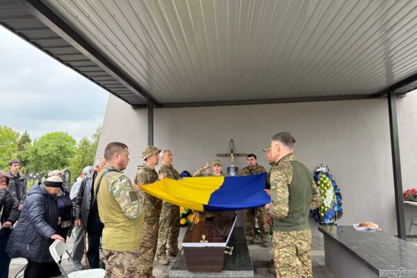 У Бучанській громаді попрощалися з двома загиблими захисниками 