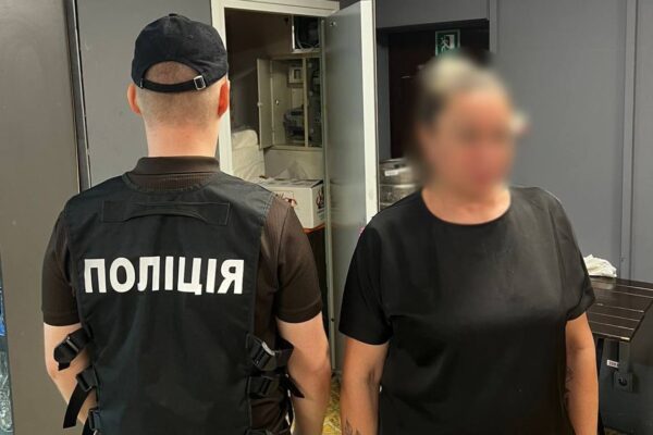 Торгувала місцями на стратегічних підприємствах: У Києві затримали жінку за продаж «броні» за $18 тисяч