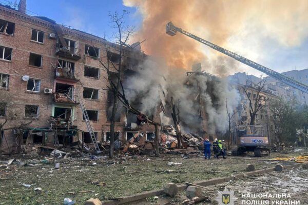 До трьох людей збільшилась кількість загиблих у Києві після атаки РФ
