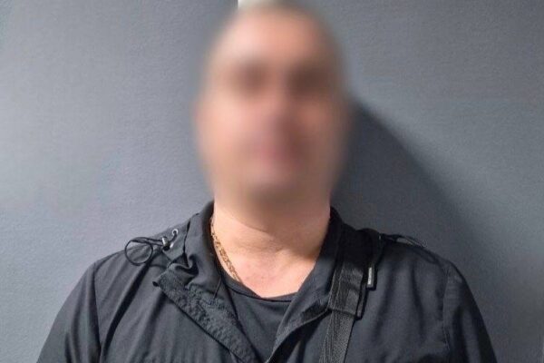 У Києві поліцейські повідомили про підозру чоловіку, який стріляв у дворі житлового будинку
