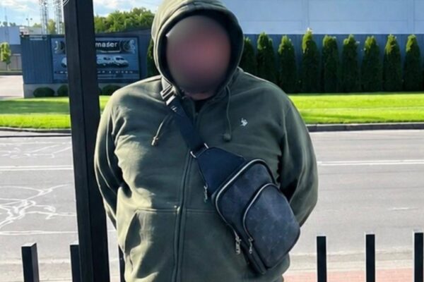 Продавав «довідки про реабілітацію» за $1000: Керівника благодійної організації засудили до 2 років тюрми