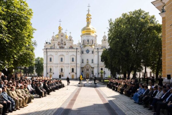 Зеленський нагородив голову КОВА орденом «За заслуги» ІІІ ступеня