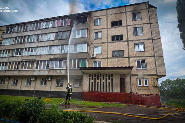 У Калиті під час маштабної пожежі врятували людину