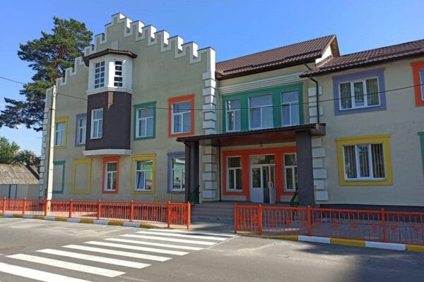 Ще два заклади освіти Ірпеня отримають сонячні панелі та акумулятори