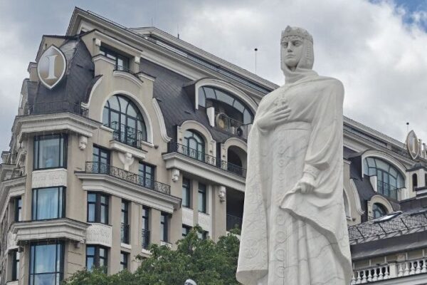 У Києві відкрили мармуровий пам’ятник княгині Ользі після консервації