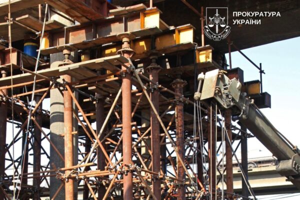 Переплата у понад 6 млн грн на ремонті мостів: Посадовцю «Київавтошляхміст» повідомили про підозру