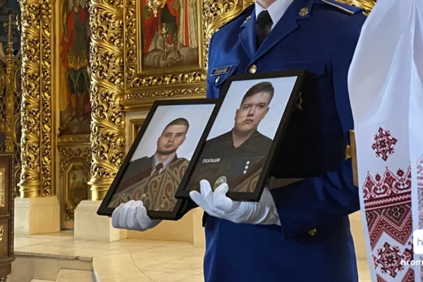 У Києві попрощалися з правоохоронцями, які загинули у страшній ДТП на Чоколівці