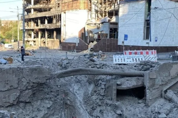 Біля метро на Лук’янівці облаштовують тимчасовий наземний перехід