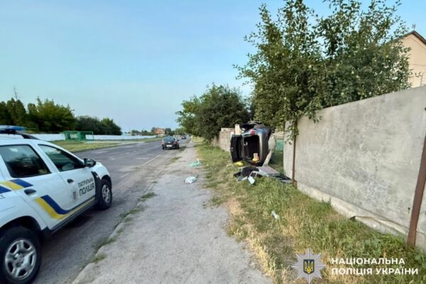 У Білій Церкві авто влетіло у приватне подвір’я: Є постраждалі