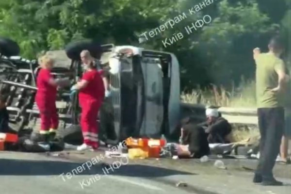 На трасі Київ-Одеса сталася аварія: Є постраждалі