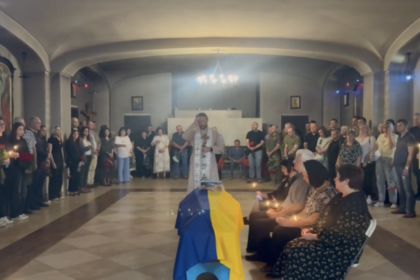У Бучі попрощалися із загиблим капітаном ЗСУ Євгенієм Курінним