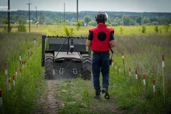 У Бучанській громаді на три тижні призупинять гуманітарне розмінування