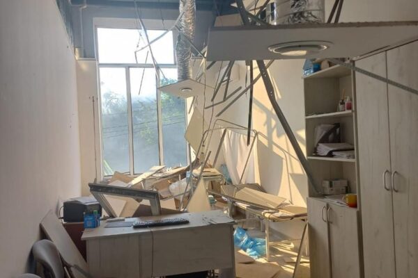 У Києві через обстріл пошкоджено евакуйовану з Маріуполя лікарню