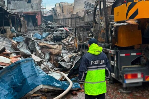 Унаслідок атаки на Київ загинула жінка, ще двоє людей постраждали