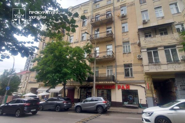 Прокуратура через суд вимагає укласти охоронний договір на історичний будинок на вулиці Олеся Гончара