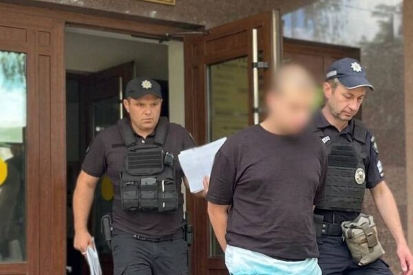 У Києві затримали чоловіка за сексуальну експлуатацію 15-річного переселенця з Луганщини