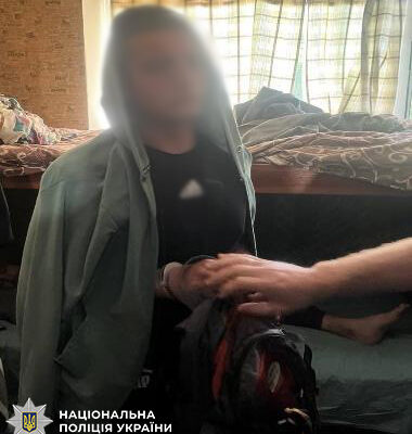 У Києві 21-річного чоловіка судитимуть за пограбування пенсіонерки