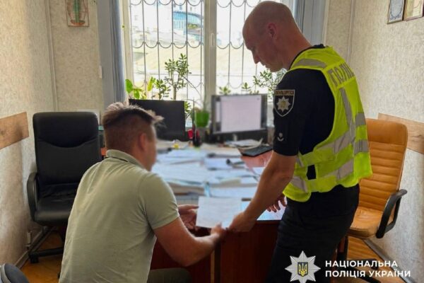 Водію, який в’їхав у зупинку на Чоколівському бульварі, повідомили про підозру