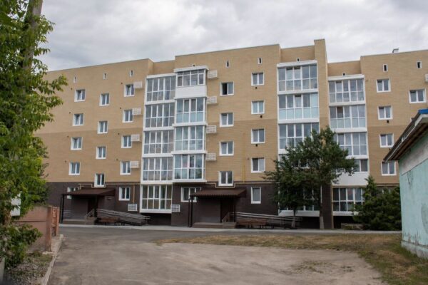 У Макарові завершили відновлення будинку, пошкодженого російськими обстрілами