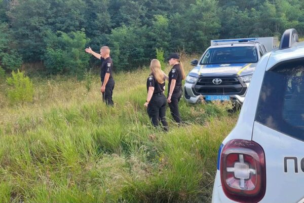 На Обухівщині поліцейські розшукали підлітку, яка зникла з дому