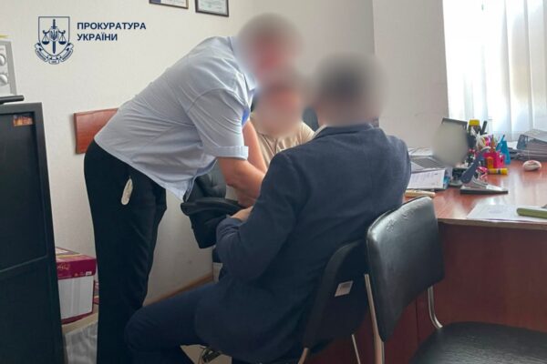 Ексдиректору столичної лікарні повідомили про підозру через переплату за УЗД-апарати