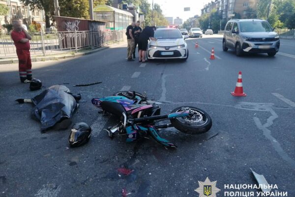 Поліція Києва розслідує аварію на Сумській, у якій загинув 26-річний хлопець