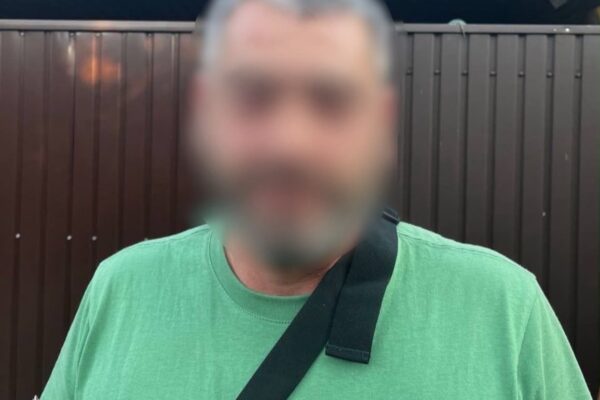 На Київщині трьом чоловікам повідомили про підозру у груповому зґвалтуванні