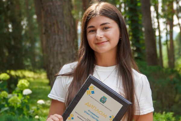 Молода бучанка стала лауреаткою премії КОДА за внесок у розвиток молодіжного руху