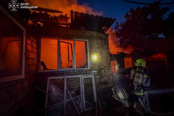 В Ірпені рятувальники ліквідували пожежу в приватному будинку