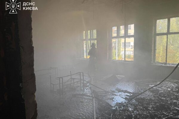 У Подільському районі Києва сталася пожежа в недіючій будівлі