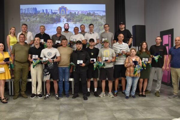 У Броварах 19 військовослужбовців, які пережили російський полон, отримали відзнаки