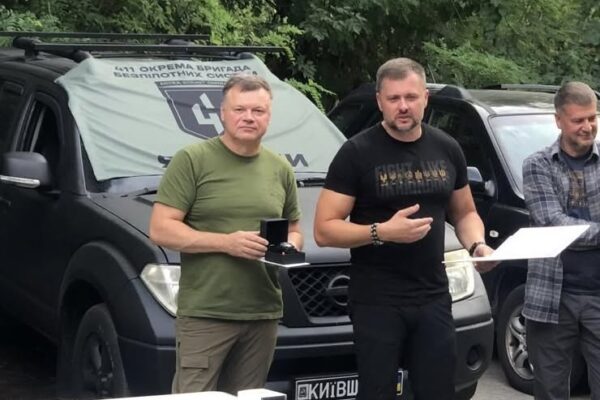 Бійцям 411-ї бригади «Яструби» передали чергову партію автомобілів, – Добрянський