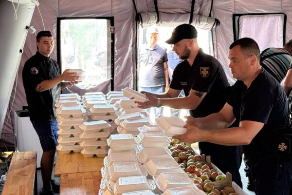 МХП щодня забезпечує постраждалих на Київщині тисячами гарячих порцій