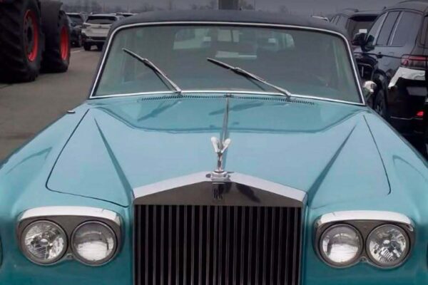 Рідкісний Rolls-Royce за підробленими паперами: БЕБ викрило схему нелегального імпорту на Київщині