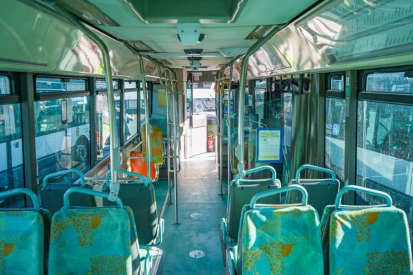 Бучанська громада отримала ще п’ять автобусів від французьких партнерів