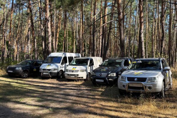 Ірпінські волонтери передали військовим ще п’ять автомобілів