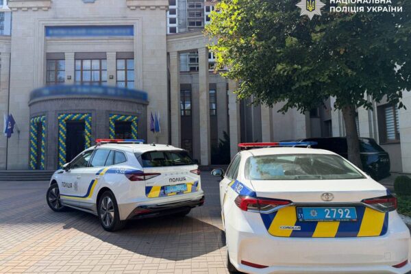 У Києві студентів університету під час повітряної тривоги вивели на концерт: поліція  розпочала кримінальне провадження