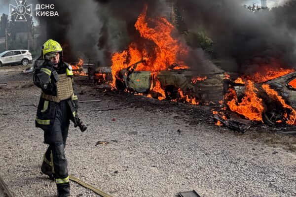 Атака БпЛА на Київ: двоє постраждалих та пожежа в гаражному кооперативі через падіння уламків