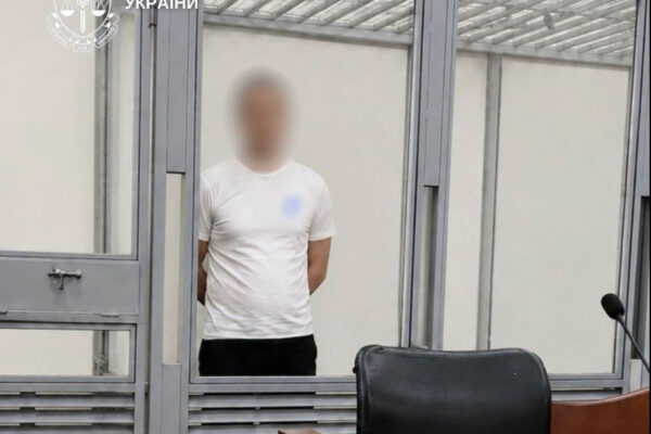Довічне за розбещування: у Києві засудили вітчима, який роками ґвалтував синів співмешканки