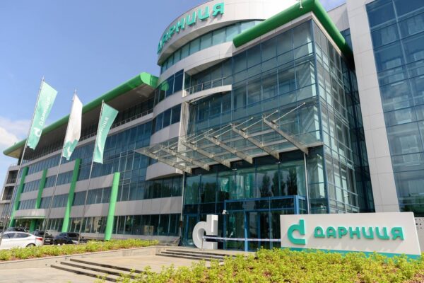 РФ вдарила по фармацевтичному заводу “Дарниця” у Києві