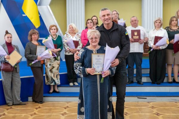 Напередодні Дня працівників освіти у Києві відзначили найкращих освітян столиці