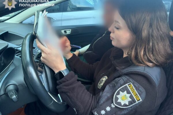 Вдарила 4-річну доньку по голові: На Київщині матір притягнули до адмінвідповідальності