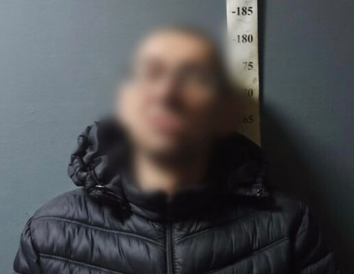 Погрожував підірвати гранату в багатоповерхівці: Киянина засудили до двох років в’язниці