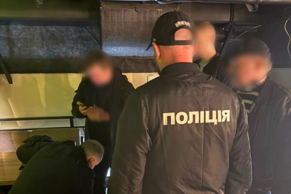 Обіцяв вирішити питання з ТЦК та ВЛК за $25 тисяч: На Київщині затримали чоловіка