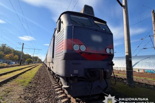 У Бучанському районі під колесами потяга загинула 72-річна жінка