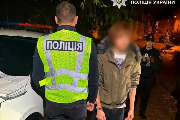 Вбивство на Контрактовій площі: Поліція оголосила про підозру 17-річному юнаку