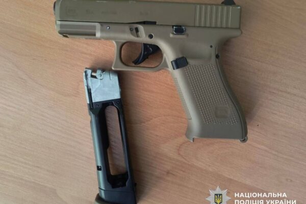 У Дарницькому районі пішохід розпилив газ та стріляв у водія: Чоловіку оголосили підозру